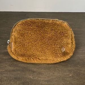 Lululemon everywhere bag